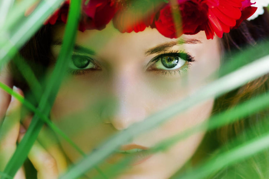banner-beauty-blumen-portrait-sarahjeannine Frau mit Blumenschmuck